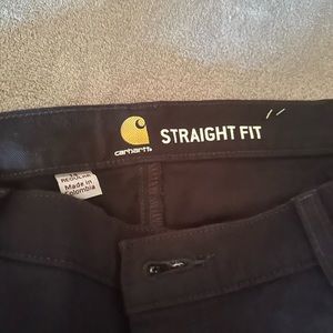 Size 14 women’s carhartt pants only wore once for a short period.
